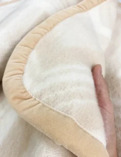 COPERTA SQUARE in vera Pura LANA morbida e calda colore Naturale