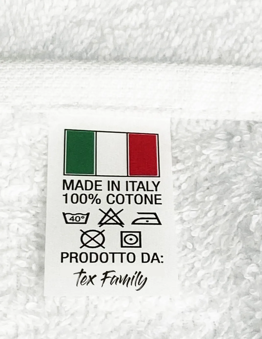 COPPIA ASCIUGAMANI ricamati TORO 1906 e cartolina TORINO È