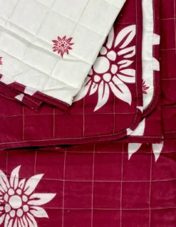 Copriletto Trapuntato "Edelweiss" Rosso - Microfibra Morbida con Fiori Bianchi, Imbottitura Leggera, Made in Italy
