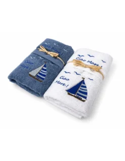 Set Asciugamani Bagno Bianco “Ciao Mare” in Spugna 100% Cotone, Ricamo Barca a Vela Blu, Made in Italy, Idea Regalo