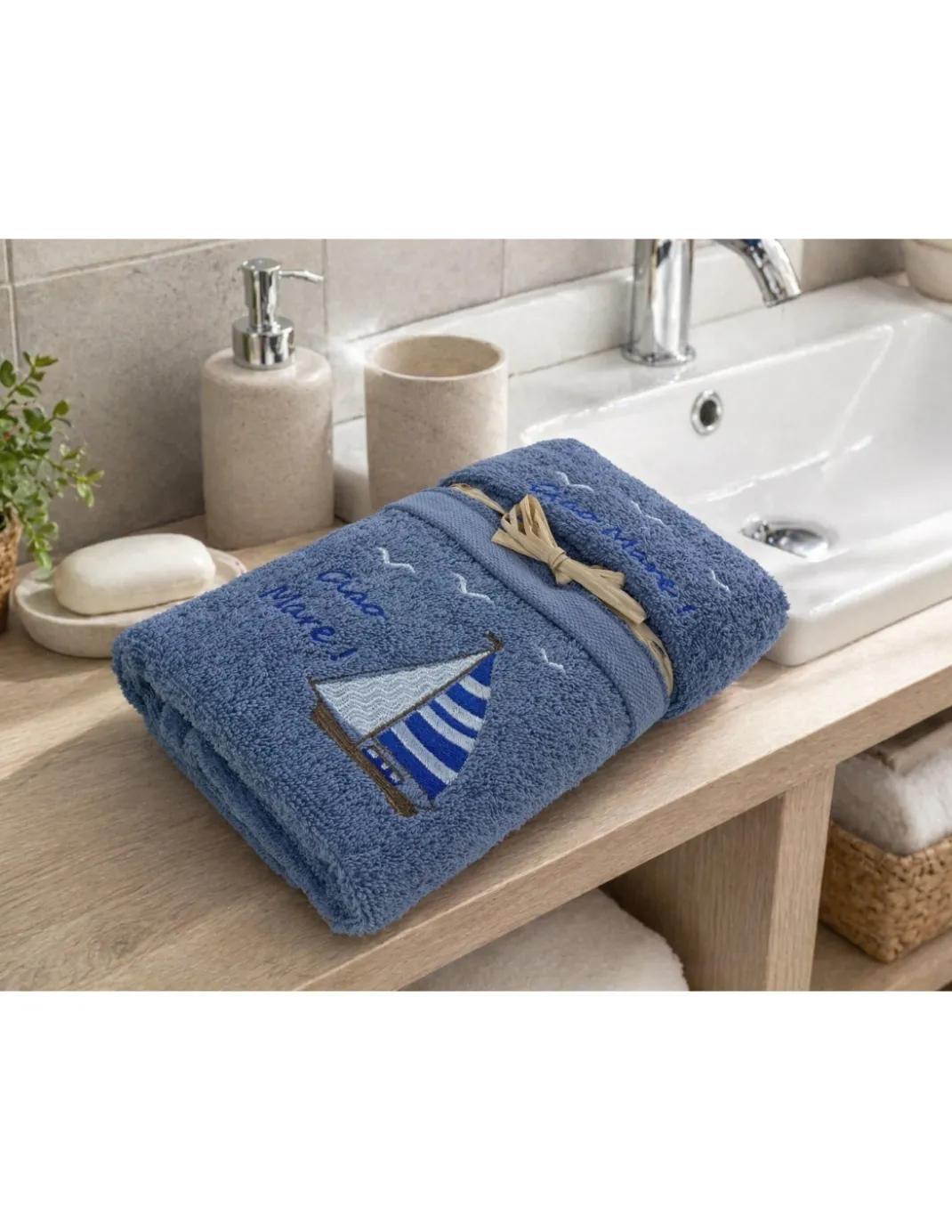 Set Asciugamani Bagno Blu “Ciao Mare” in Spugna 100% Cotone, Ricamo Barca a Vela, Made in Italy, Idea Regalo
