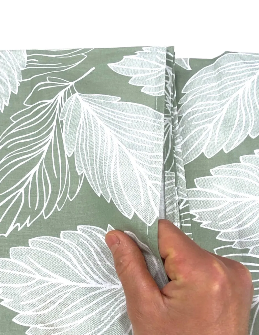 Telo Arredo Copritutto Foglie Verde – Gran Foulard Multiuso in Cotone – Copriletto, Copridivano – Made in Italy