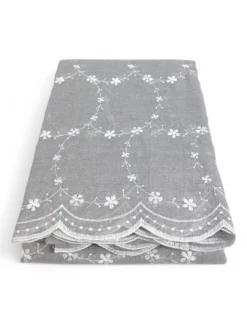 Tenda Chantal Grigia Ricamata Fiori Bianchi - Semitrasparente 140x280 cm Poliestere - Con Anelli Acciaio